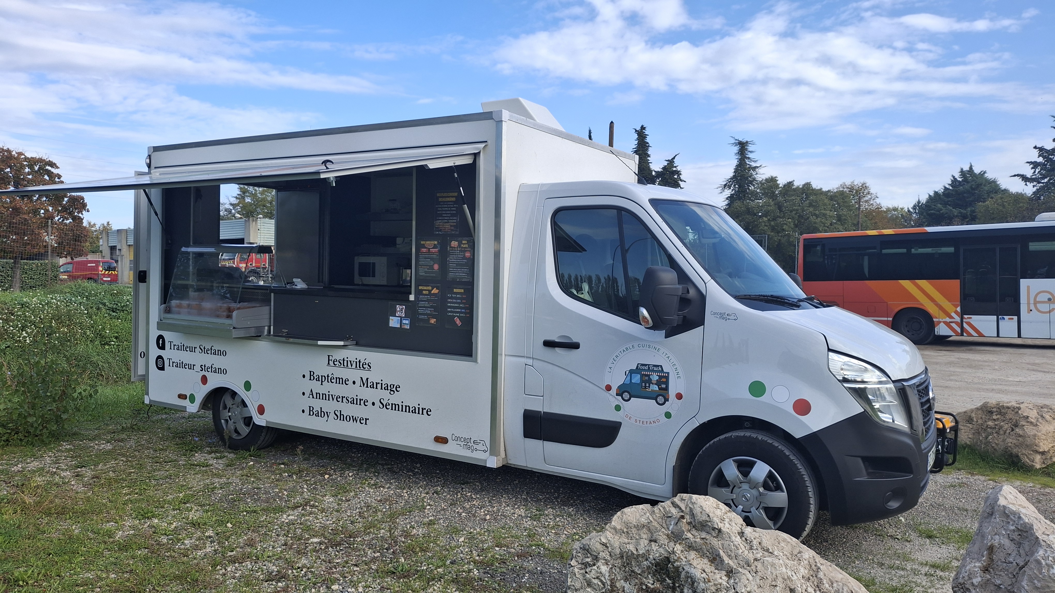 FOODTRUCK NISSAN INTERSTAR DCI 165 — vue 2