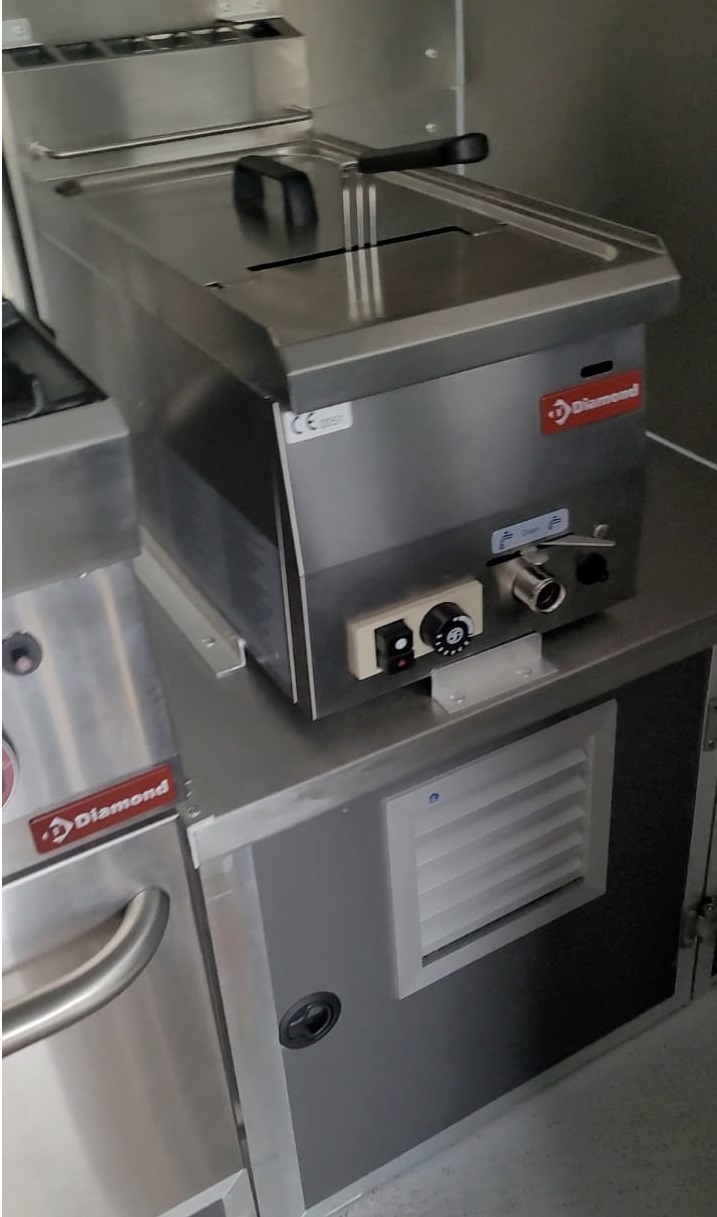FOODTRUCK NISSAN INTERSTAR DCI 165 — vue 5