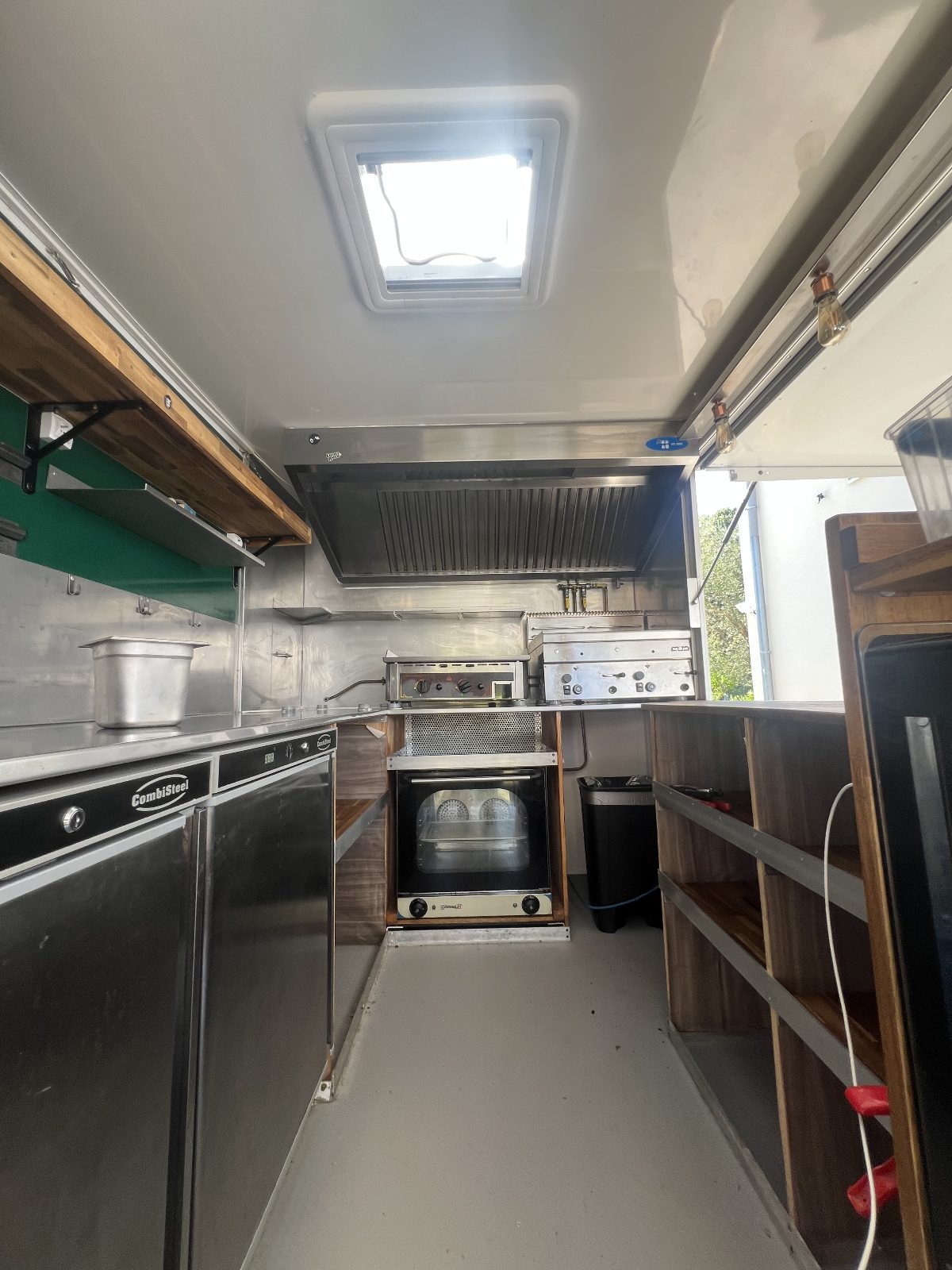 Remorque foodtruck — vue 3